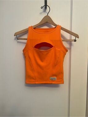 The Giving Moment Women’s Orange Ribbed Cutout Tank Top XS
